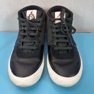 Nike Jordan Series Mid sneakers in a black colorway